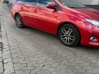 Gebraucht Toyota Auris 132 PS (97 kW) 2015 Rot Kombi