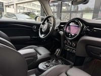 Gebraucht Mini Cooper SE 135 kW (184 PS) 2023 British racing green Kleinwagen