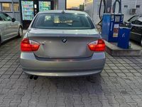 Gebraucht BMW 325 218 PS (160 kW) 2005 Blau Limousine