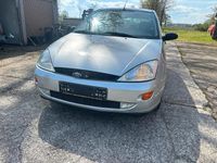 Gebraucht Ford Focus 75 PS (55 kW) 2000 Silber Limousine