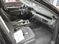 Używany Audi e-tron Advanced 300 kW (408 KM) 2022 Czarny SUV