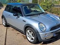 Begagnad Mini ONE 2002 Silver Halvkombi