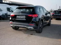 Gebraucht Mercedes GLA200 Progressive 163 PS (119 kW) 2025 Metalliclack kosmosschwarz SUV