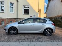 Gebraucht Opel Astra Active 140 PS (102 kW) 2014 Silber Kleinwagen