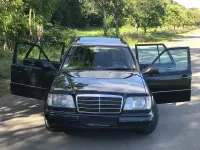 Gebraucht Mercedes E320 220 PS (161 kW) 1996 Schwarz Kombi
