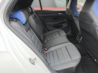 Gebraucht VW Golf VIII R 333 PS (244 kW) 2024 Weiß Limousine