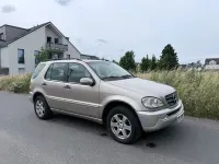 Gebraucht Mercedes ML270 163 PS (119 kW) 2002 Gold SUV