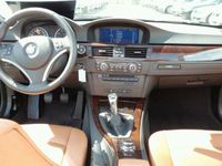 Gebraucht BMW 320 Cabriolet 170 PS (125 kW) 2010 Schwarz Cabrio