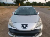 Gebraucht Peugeot 207 73 PS (53 kW) 2008 Silber Kleinwagen