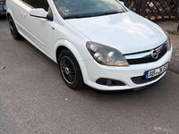Gebraucht Opel Astra GTC Selection 116 PS (85 kW) 2009 Weiß Limousine