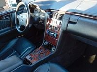 Gebraucht Mercedes E280 Elegance 204 PS (150 kW) 1999 Silber Limousine