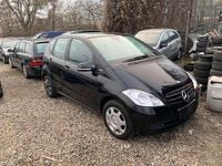 Gebraucht Mercedes A160 95 PS (69 kW) 2012 Kosmosschwarz  metalliclack Kleinwagen