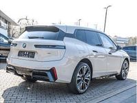 Neu BMW iX M Sport 300 kW (408 PS) 2026 Grau (dune grey) SUV