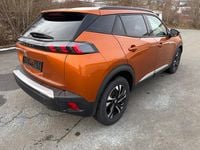 Second-hand Peugeot 2008 100 CP (73 kW) 2023 Portocaliu SUV