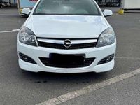 Gebraucht Opel Astra Edition 116 PS (85 kW) 2010 Weiß Kleinwagen