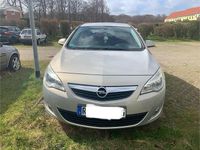 Gebraucht Opel Astra 90 PS (66 kW) 2012 Silber Kleinwagen