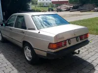 Gebraucht Mercedes 190 122 PS (89 kW) 1987 Silber Limousine