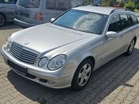 Gebraucht Mercedes E220 Classic 150 PS (110 kW) 2004 Silber Limousine