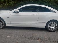 Gebraucht Mercedes E220 Elegance 170 PS (125 kW) 2011 Weiß Coupé