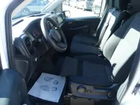 Gebraucht Mercedes Vito 163 PS (119 kW) 2024 Arktikweiss Van