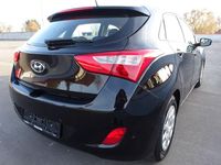 Gebraucht Hyundai i30 Classic 99 PS (72 kW) 2014 Schwarz Limousine