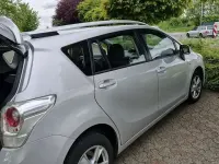 Gebraucht Toyota Verso 126 PS (92 kW) 2010 Silber Van / Kleinbus