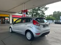 Gebraucht Ford Fiesta Trend 95 PS (69 kW) 2013 Silber Kleinwagen