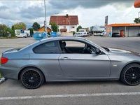 Gebraucht BMW 320 184 PS (135 kW) 2012 Grau Coupé