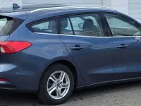 Usado Ford Focus Cool & Connect 101 CV (74 kW) 2020 Azul Berlina