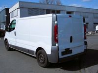 Gebraucht Renault Trafic 114 PS (83 kW) 2011 Weiß Van / Kleinbus