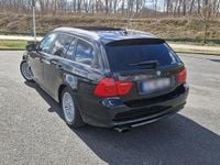Gebraucht BMW 320 170 PS (125 kW) 2011 Schwarz Kombi