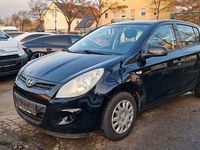 Gebraucht Hyundai i20 Edition 77 PS (56 kW) 2010 Schwarz Kleinwagen