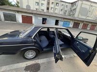 Gebraucht Mercedes 200 94 PS (69 kW) 1982 Limousine