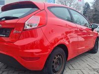 Gebraucht Ford Fiesta Trend 60 PS (44 kW) 2015 Rot Kleinwagen