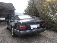 Gebraucht Mercedes E220 Sportline 150 PS (110 kW) 1993 Schwarz Cabrio