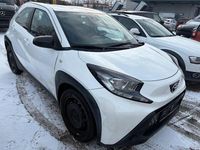 Gebraucht Toyota Aygo X X-play 72 PS (52 kW) 2022 Weiß SUV
