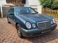Gebraucht Mercedes E200 Elegance 136 PS (100 kW) 1997 Grün Limousine
