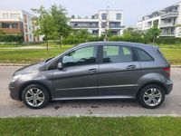 Gebraucht Mercedes B180 109 PS (80 kW) 2011 Grau Van / Kleinbus