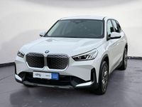 Gebraucht BMW iX1 Performance 230 kW (313 PS) 2023 Alpinweiß uni SUV