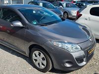 Gebraucht Renault Mégane III Dynamique 110 PS (80 kW) 2010 Grau Coupé