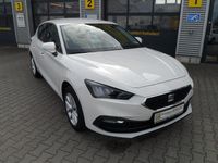 Gebraucht Seat Leon Style 131 PS (96 kW) 2022 Weiß Limousine