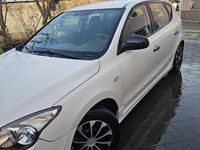 Gebraucht Hyundai i30 109 PS (80 kW) 2010 Weiß Kleinwagen