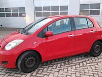 Gebraucht Toyota Yaris 69 PS (50 kW) 2011 Rot Kleinwagen
