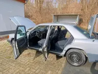 Gebraucht Mercedes E260 160 PS (117 kW) 1989 Silber Limousine