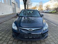 Gebraucht Hyundai i30 Classic 109 PS (80 kW) 2012 Schwarz Limousine