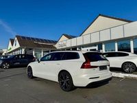 Gebraucht Volvo V60 197 PS (144 kW) 2024 Weiß Kombi