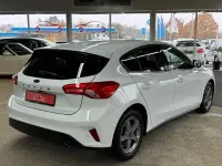 Używany Ford Focus Cool & Connect 125 KM (91 kW) 2020 Biały Sedan/Limuzyna