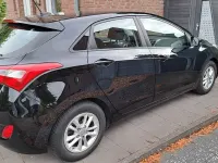 Gebraucht Hyundai i30 Classic 99 PS (72 kW) 2015 Schwarz Limousine