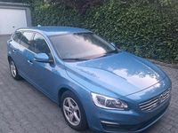 Gebraucht Volvo V60 120 PS (88 kW) 2017 Blau Kombi