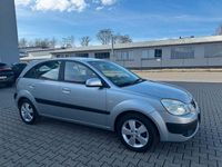 Gebraucht Kia Rio EX 111 PS (81 kW) 2008 Silber Limousine